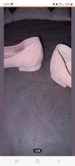 Roze platte damespump, suede buiten, leer binnen mt 37, Ophalen of Verzenden, Zo goed als nieuw, Roze