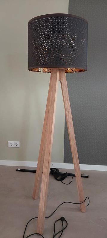 3 poot vloerlamp/Tripod Eiken 2 stuks beschikbaar voor biedingen
