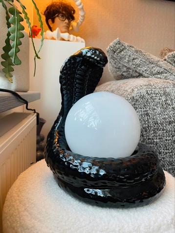 1970’s COBRA SNAKE Porseleinen Lamp beschikbaar voor biedingen