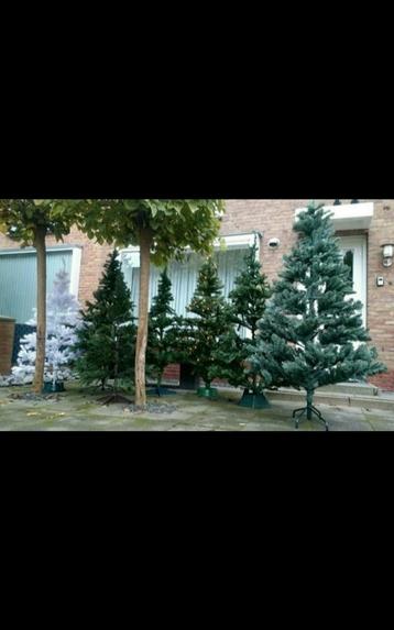 Kunstkerstboom Kerstboom uitzoeken uit diverse bomen va 10,- beschikbaar voor biedingen