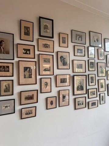 35 antieke fotolijstjes beschikbaar voor biedingen
