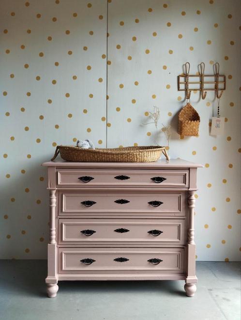 Vintage commode met lades / ladenkast / brocante dressoir, Kinderen en Baby's, Kinderkamer | Commodes en Kasten, Zo goed als nieuw