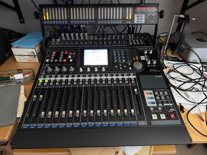 Tascam DM-24, Muziek en Instrumenten, Mengpanelen, Zo goed als nieuw, 20 kanalen of meer, Ophalen