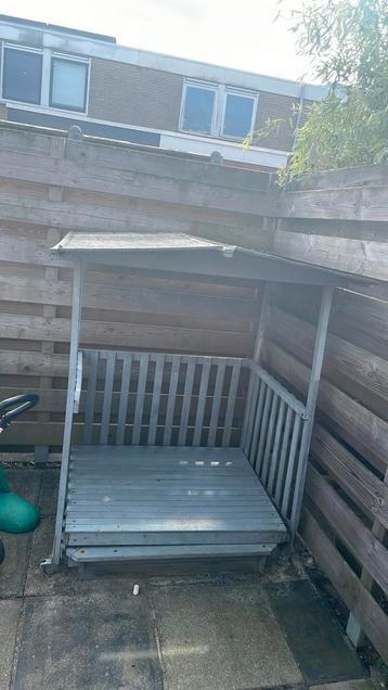 Gratis: Zandbak met deksel en dak beschikbaar voor biedingen