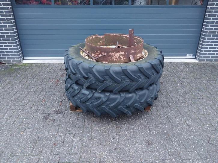 Dubbellucht wielen 13,6 R38, Zakelijke goederen, Agrarisch | Onderdelen | Banden, Velgen en Assen