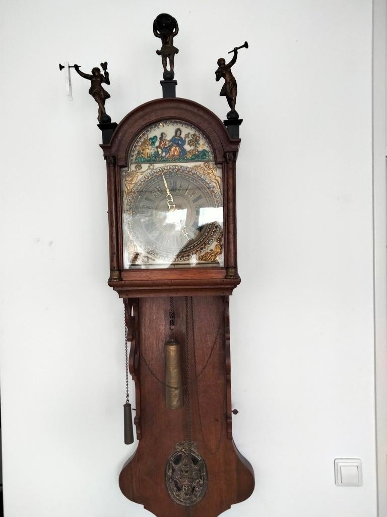 Antieke staande klok met figuren, Antiek en Kunst, Ophalen of Verzenden