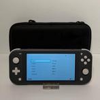 Nintendo Switch Lite Grijs Compleet in Hoes nette staat, Ophalen of Verzenden, Grijs, Gebruikt, Met beschermhoes of tas