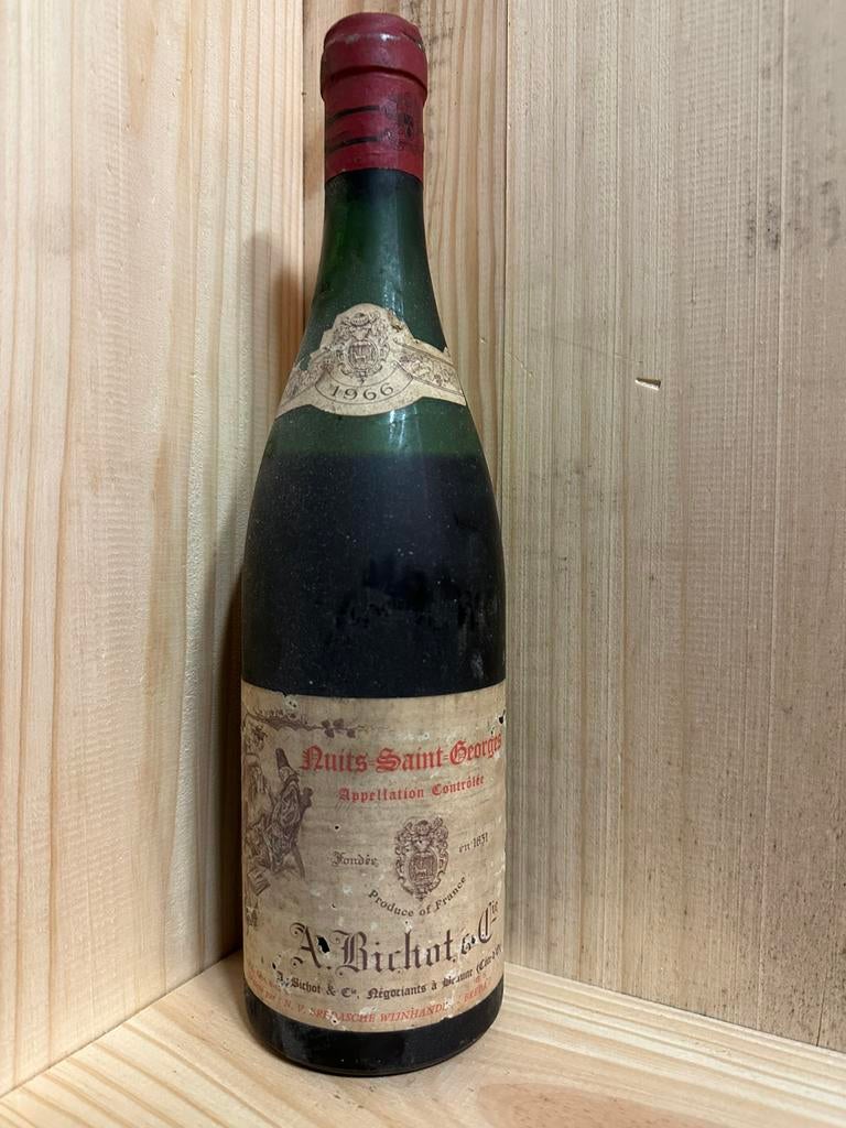 Nuits Saint Georges, Alfred Bichot 1966., Ophalen of Verzenden, Zo goed als nieuw, Frankrijk, Rode wijn