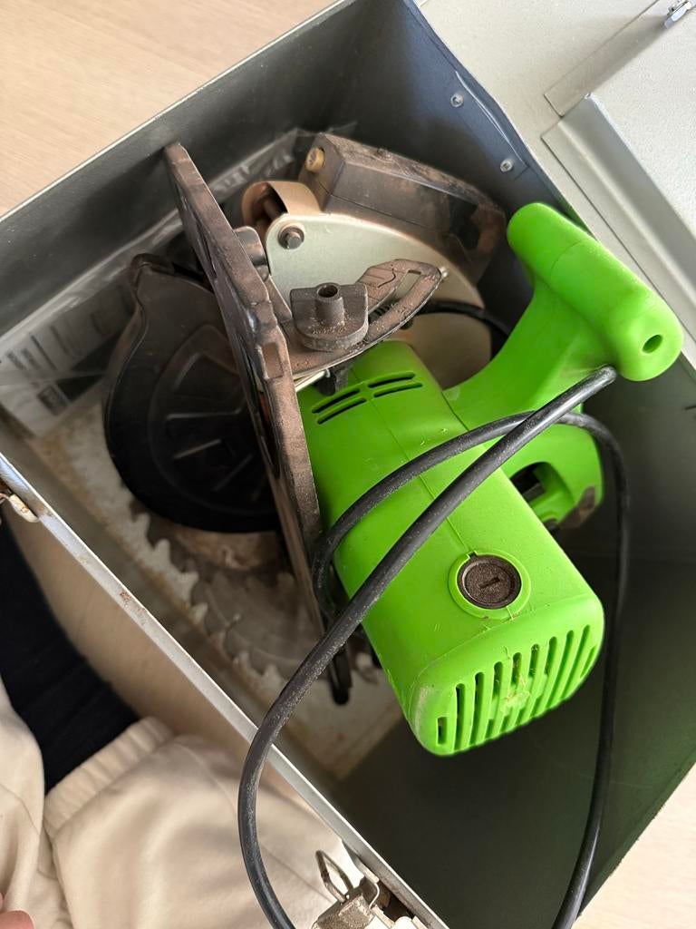 Topcraft Cirkelzaagmachine TKS-185 - 1200W met accessoires, Doe-het-zelf en Verbouw, Gebruikt, Cirkelzaag, 70 mm of meer, Ophalen of Verzenden