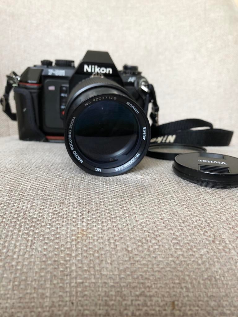 Nikon F-501 Spiegelreflexcamera met Vivitar Zoomlens, Audio, Tv en Foto, Fotocamera's Analoog, Ophalen of Verzenden, Gebruikt