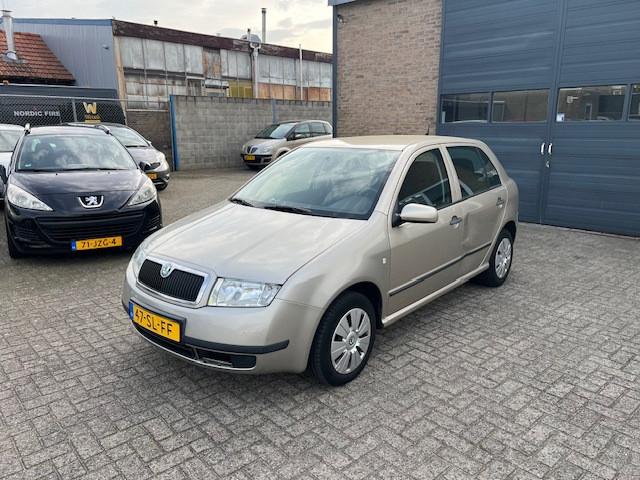 Skoda Fabia 1.4-16V Equipe//Inruilkoopje, Voorwielaandrijving, Zwart, 4 cilinders, Beige