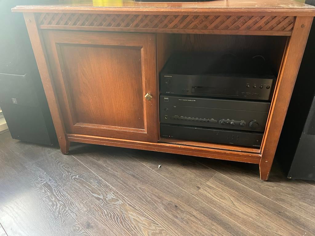 Eiken TV-meubel met schuifdeur en twee laden, Ophalen, Gebruikt, 100 tot 150 cm, Eikenhout