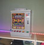 Mini gokkast  bar model . Op euro munten, Euro, Ophalen, Zo goed als nieuw, Met sleutels