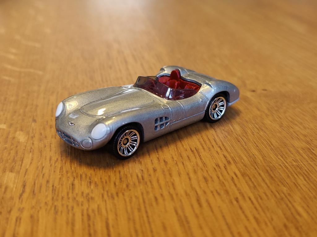 Matchbox Aston Martin DBR1 ZILVER, Ophalen of Verzenden, Zo goed als nieuw, Auto