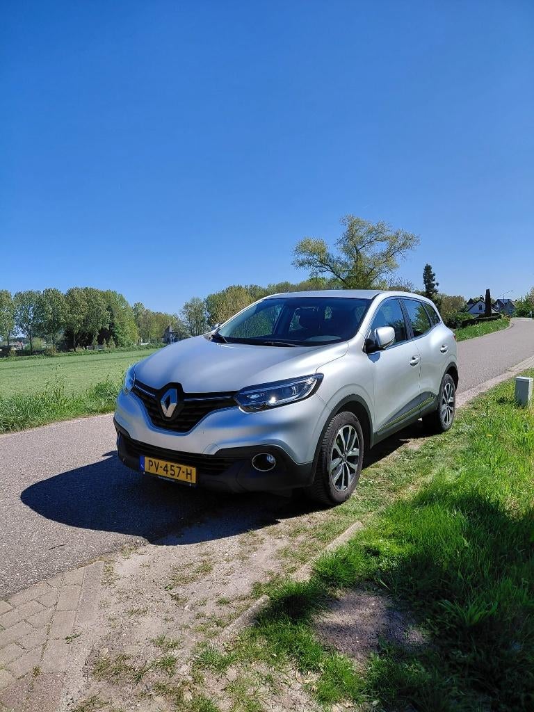 Renault Kadjar 1.2 TCE 2017 Grijs Limited, Kadjar, 1281 kg, Zwart, 4 cilinders