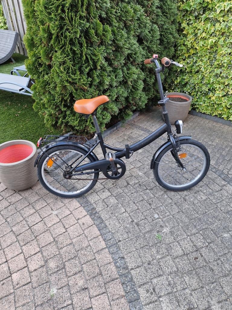 Zwarte vouwfiets 22 inch met lange zadelpen, Ophalen, Gebruikt, Totaal opvouwbaar, 20 inch of meer