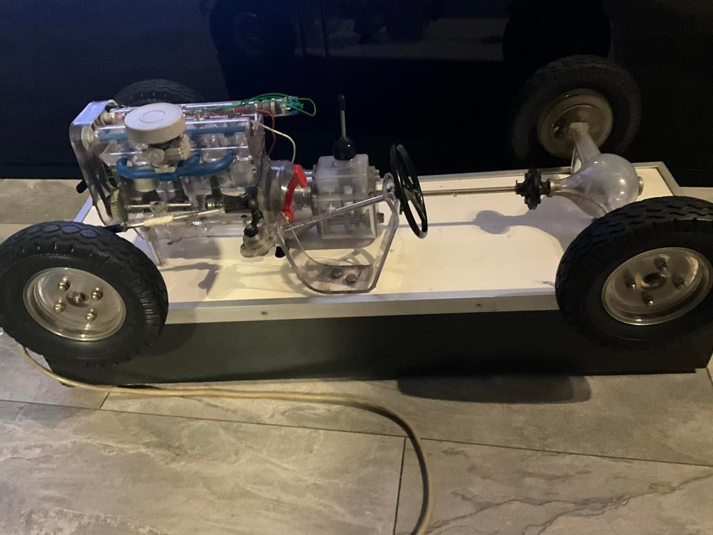 Leermiddel Schoolmodel Studiemodel Motor Chassis, Overige merken, Gebruikt, Ophalen of Verzenden, Groter dan 1:32