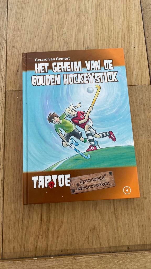 Het geheim van de gouden hockeystick, Ophalen of Verzenden, Zo goed als nieuw, Fictie algemeen