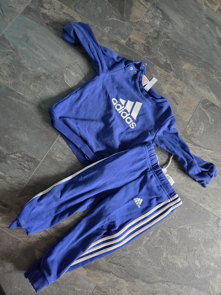 Adidas trainingspakje voor baby's - Blauw, Kinderen en Baby's, Babykleding | Maat 86, Ophalen of Verzenden, Adidas, Jongetje, Setje