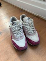 Nike air max 1 wmns vintage mt 44, Ophalen of Verzenden, Zo goed als nieuw, Sneakers of Gympen