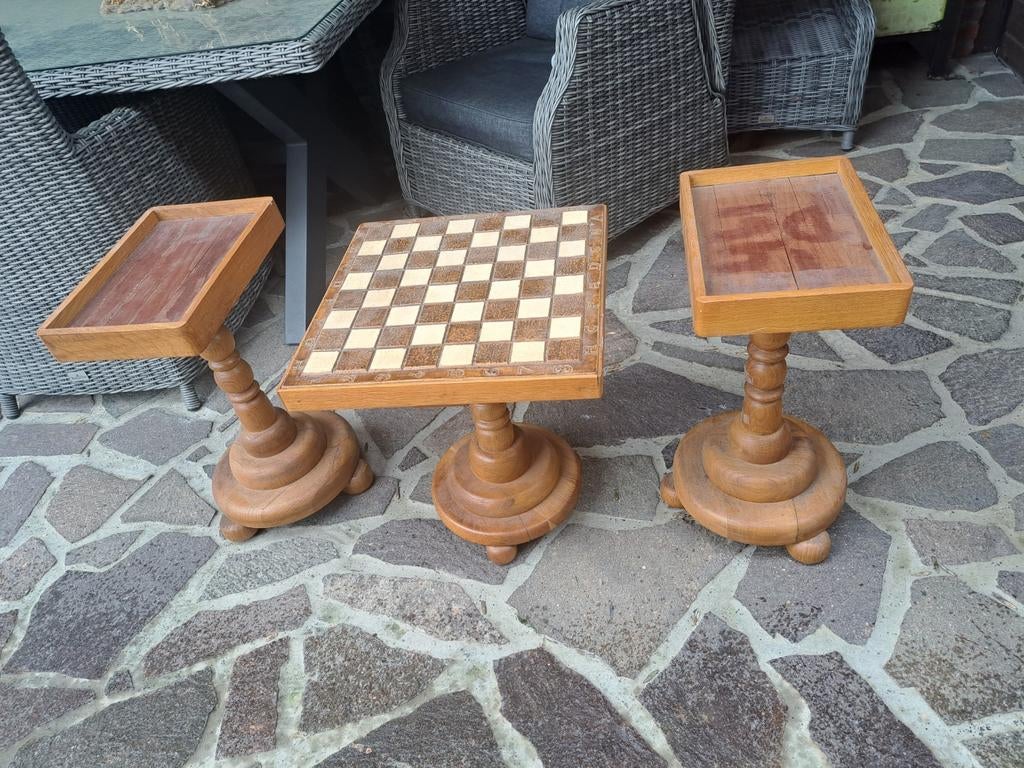 Drie houten bijzettafels, waarvan één schaakbord, Huis en Inrichting, Ophalen of Verzenden, Rond, Minder dan 55 cm