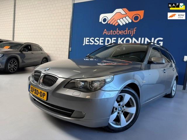 BMW 5-serie Touring 523i Business Line Automaat / bj.2007 /, Origineel Nederlands, Euro 4, Zilver of Grijs, 750 kg