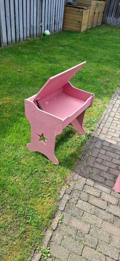 Houten schoolbankje met stoeltje - Roze, Kinderen en Baby's, Kinderkamer | Tafels en Stoelen, Ophalen, Gebruikt, Tafel(s) en Stoel(en)