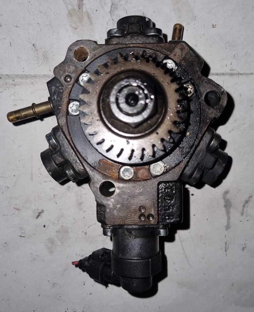 Dieselpomp Mercedes C-200 d BlueTEC 1.6 16V 2016 0445010439, Ophalen of Verzenden