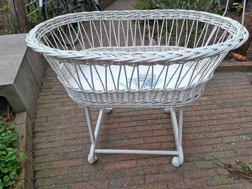 rieten wieg, Kinderen en Baby's, Babywiegjes en Ledikanten, Ophalen, Gebruikt, Wieg