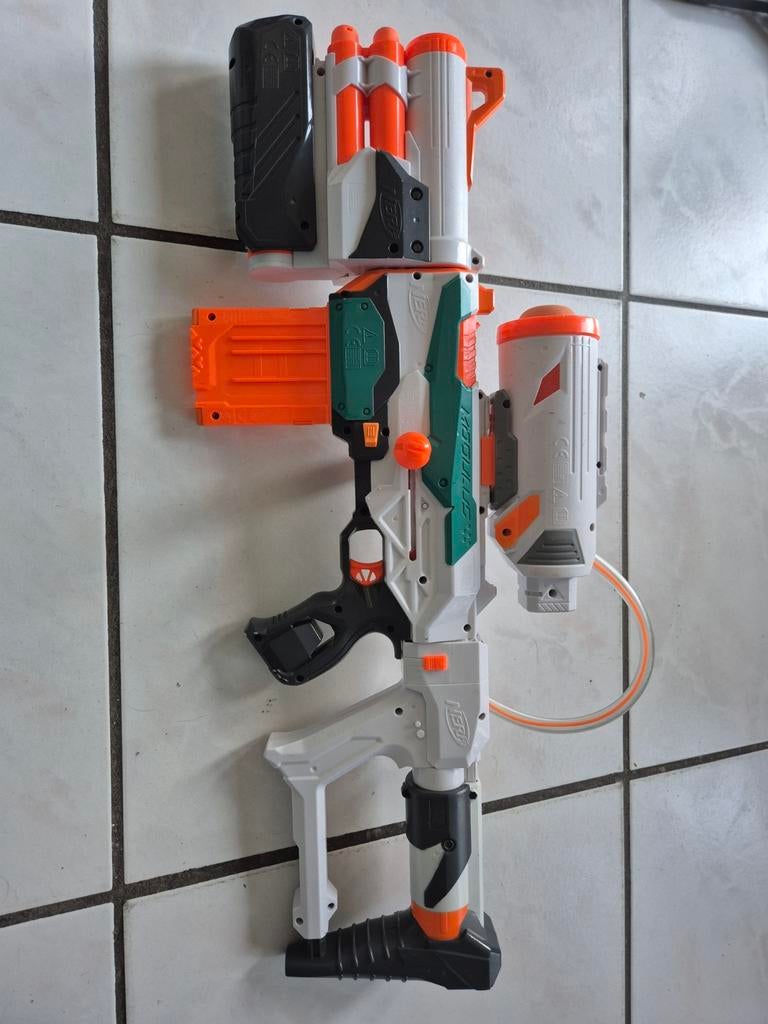 Epische Nerf Gun met diverse munitie - Geweldige staat!, Verzenden