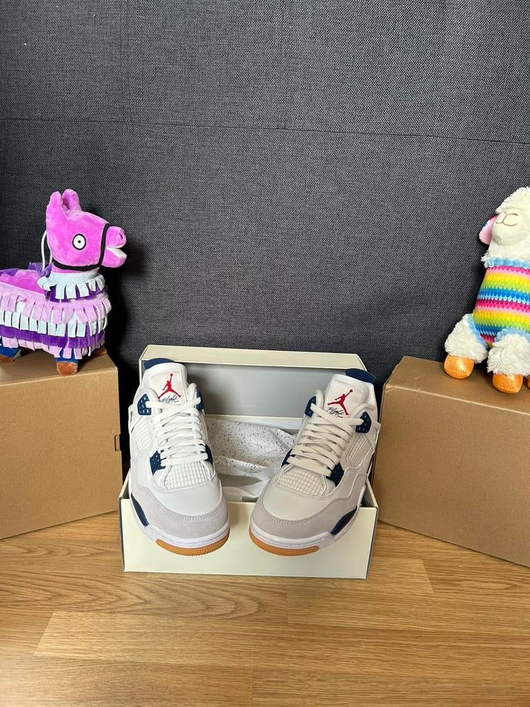 Jordan 4 SB blue, Wit, Nieuw, Ophalen of Verzenden, Sneakers of Gympen