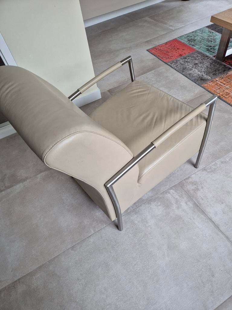 Leren fauteuil met RVS onderstel - Beige, Gebruikt, 75 tot 100 cm, Ophalen of Verzenden, Modern
