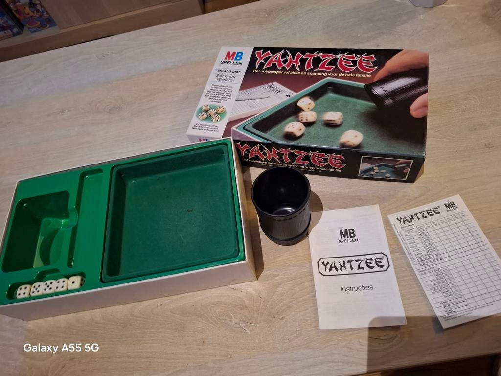 Yahtzee dobbelspel van MB Spellen - Compleet, Ophalen of Verzenden, Consumercare@hasbro.co.uk, Hasbro, Gebruikt