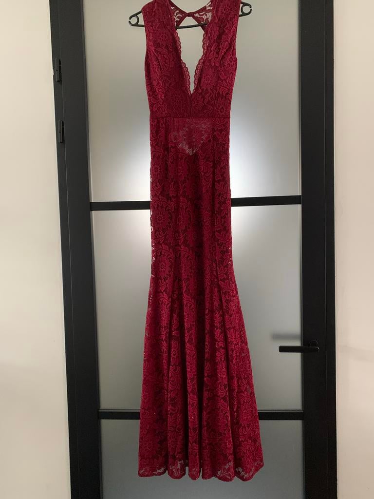 Elegante donkerrode gala jurk - Maat S, Kleding | Dames, Jurken, Ophalen of Verzenden, Zo goed als nieuw, Maat 36 (S), Rood