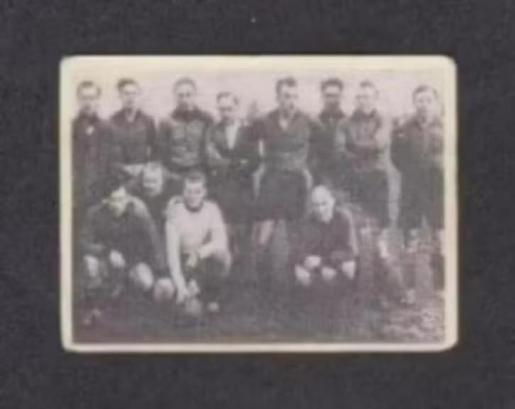 Voetbalplaatje Achilles Assen 1951-1952., Ophalen of Verzenden, Zo goed als nieuw