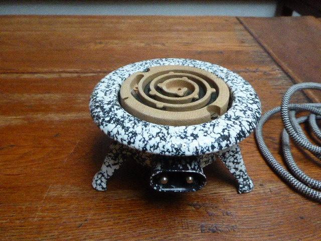 Antiek emaille warmhoudplaatje, merk Calor, Antiek en Kunst, Antiek | Emaille, Ophalen of Verzenden