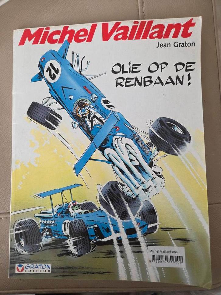 Michel Vaillant - Olie op de Renbaan - Stripboek, Boeken, Stripboeken, Gelezen, Eén stripboek, Ophalen of Verzenden