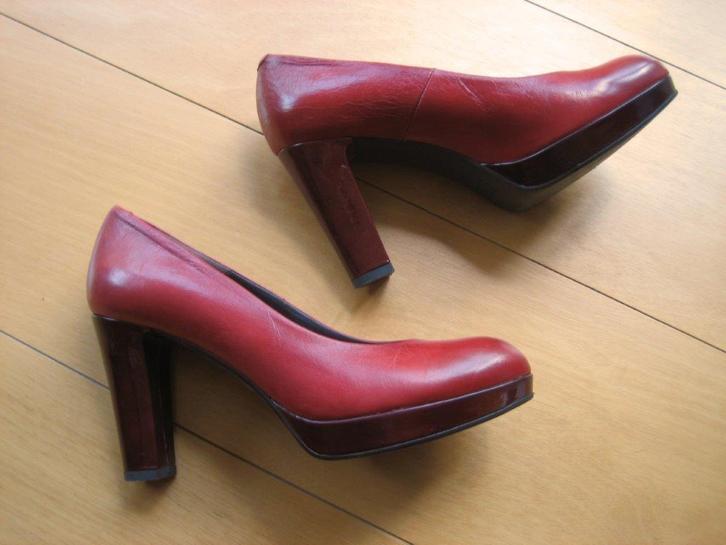 Prachtig rood leren pumps met lakleren hak ZINDA 37 snazzeys, Kleding | Dames, Schoenen, Nieuw, Pumps, Rood, Verzenden