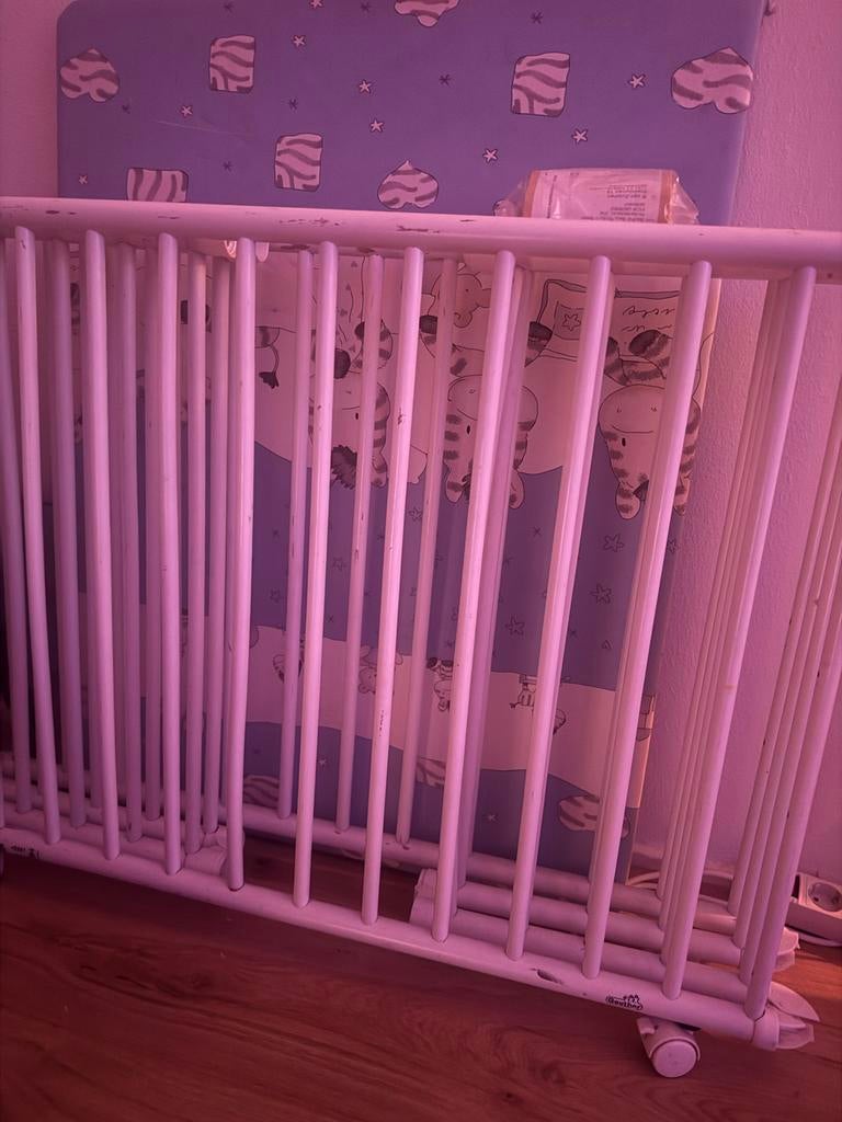 Vouwbare kinderbox wit met wieltjes, Kinderen en Baby's, Boxen, Ophalen of Verzenden, Gebruikt, Rechthoekig, Wieltjes