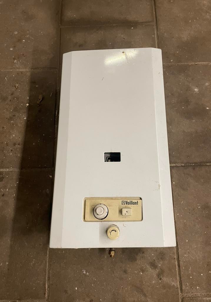 Vaillant geiser goed werkend, Doe-het-zelf en Verbouw, Geisers en Boilers, Minder dan 20 liter, Ophalen of Verzenden, Zo goed als nieuw
