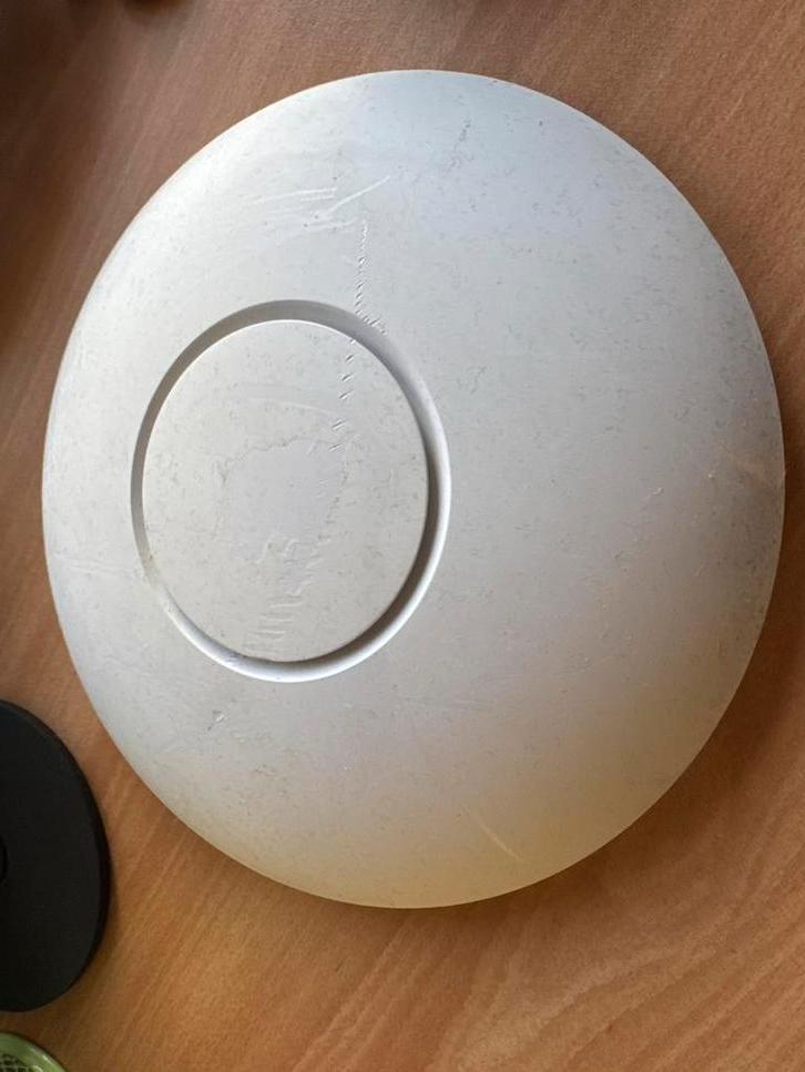 UniFi AC Pro AP - Werkt 100%, lichte kras, Computers en Software, Accesspoints, Ophalen of Verzenden, Gebruikt, UniFi Ubiquiti