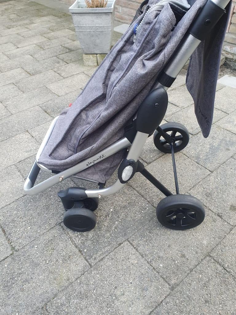 Boodschappentrolley 4 wielen

Trek en leun, Ophalen, Zo goed als nieuw, 30 cm of meer
