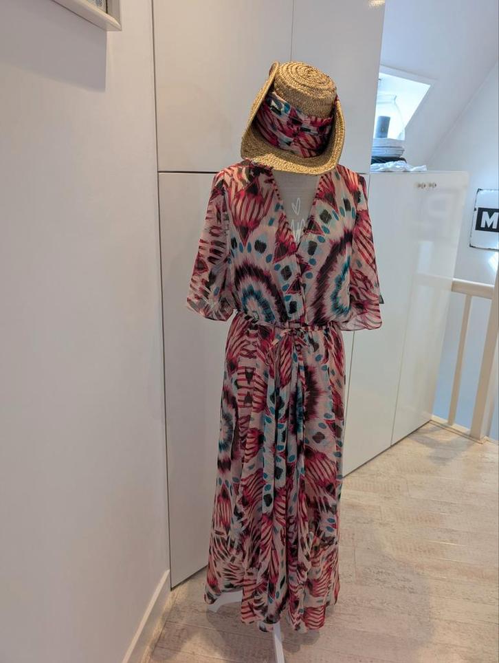 Zomerse Maxi Jurk en Hoed. Maat 42 curve by Miljuschka, Kleding | Dames, Jurken, Nieuw, Maat 42/44 (L), Roze, Onder de knie, Ophalen of Verzenden