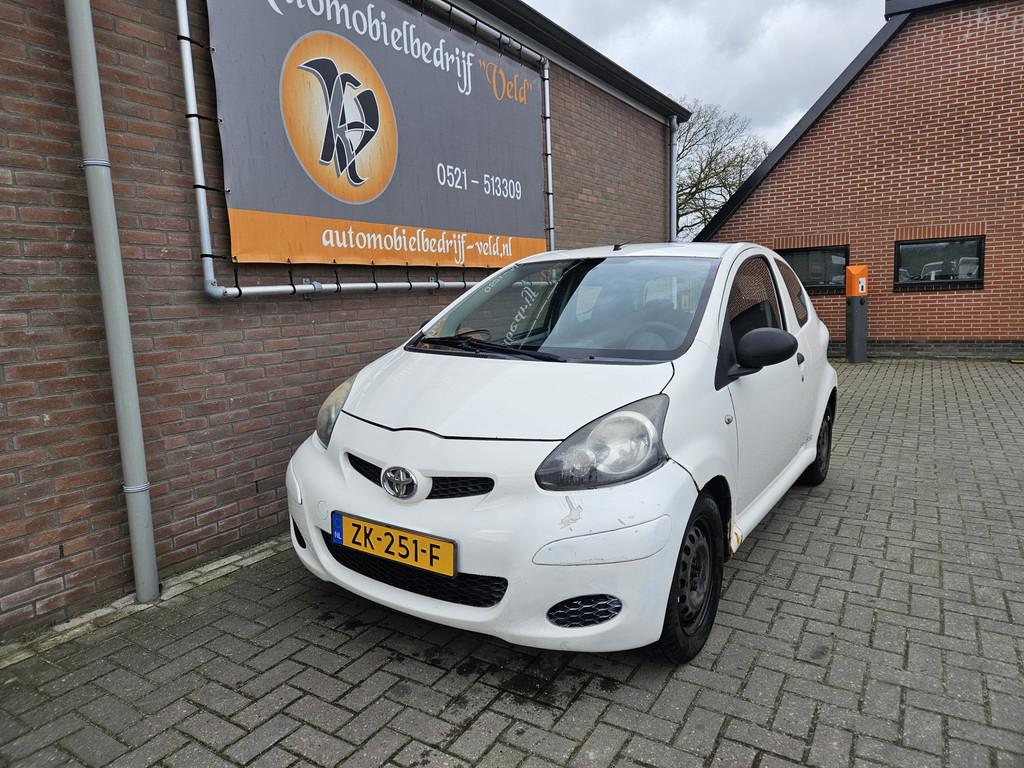 Toyota Aygo 1.0-12V Access (bj 2009), Voorwielaandrijving, Gebruikt, Zwart, 4 stoelen