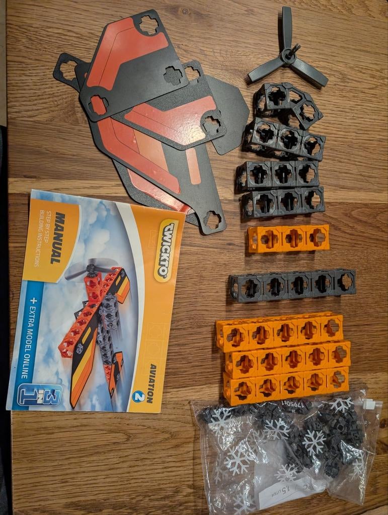 Twickto Vliegtuigen en twickto gereedschap 2 sets, Ophalen of Verzenden, Gebruikt, Bouwen