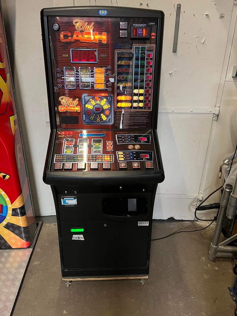Te koop Club cash met nv200, Met sleutels, Gebruikt, Eismaspeelautomaten, Grote dijlakker 34