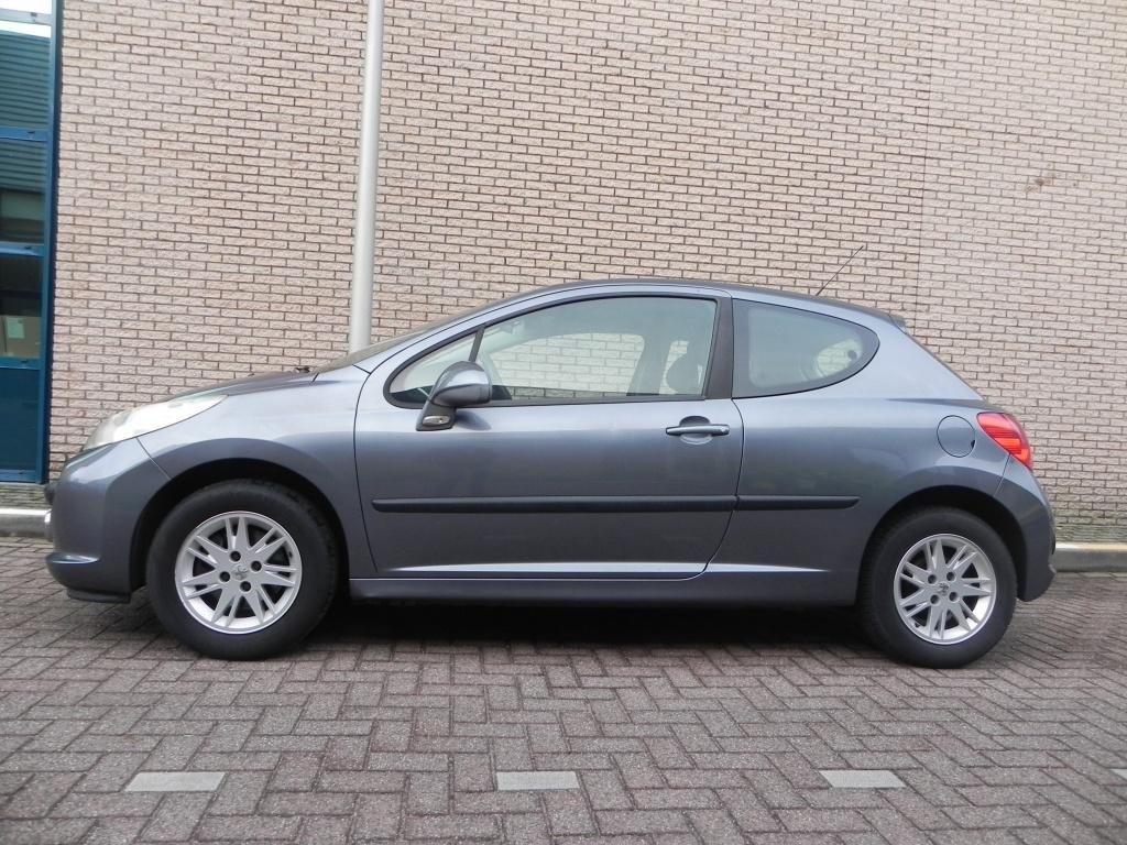 Peugeot 207 1.4 VTi Look (bj 2009), Auto's, Gebruikt, Metallic lak, 49 €/maand, Origineel Nederlands