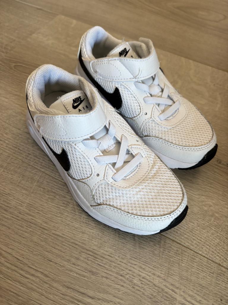 Nike schoenen 29,5, Kinderen en Baby's, Kinderkleding | Schoenen en Sokken, Ophalen of Verzenden, Zo goed als nieuw, Nike, Schoenen