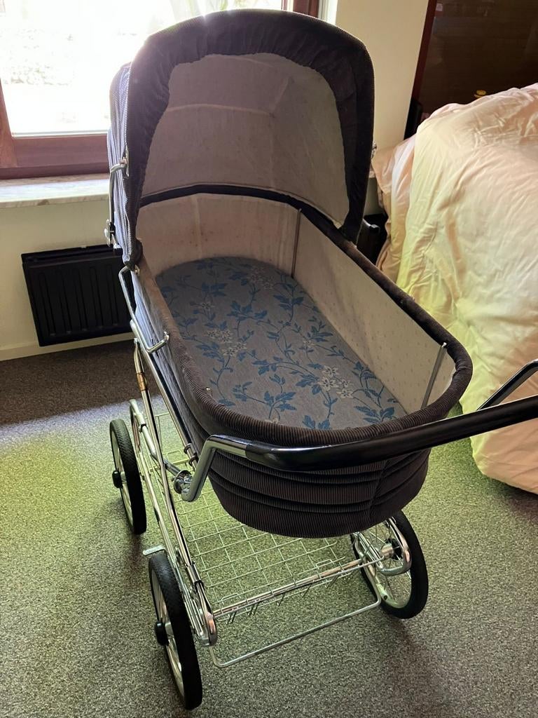 Vintage Kinderwagen uit 1985, Ophalen