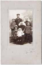 Kabinetfoto Klederdracht Familie Kind Foto Kloens Dordrecht, Gebruikt, Foto, Klederdracht, Ophalen of Verzenden